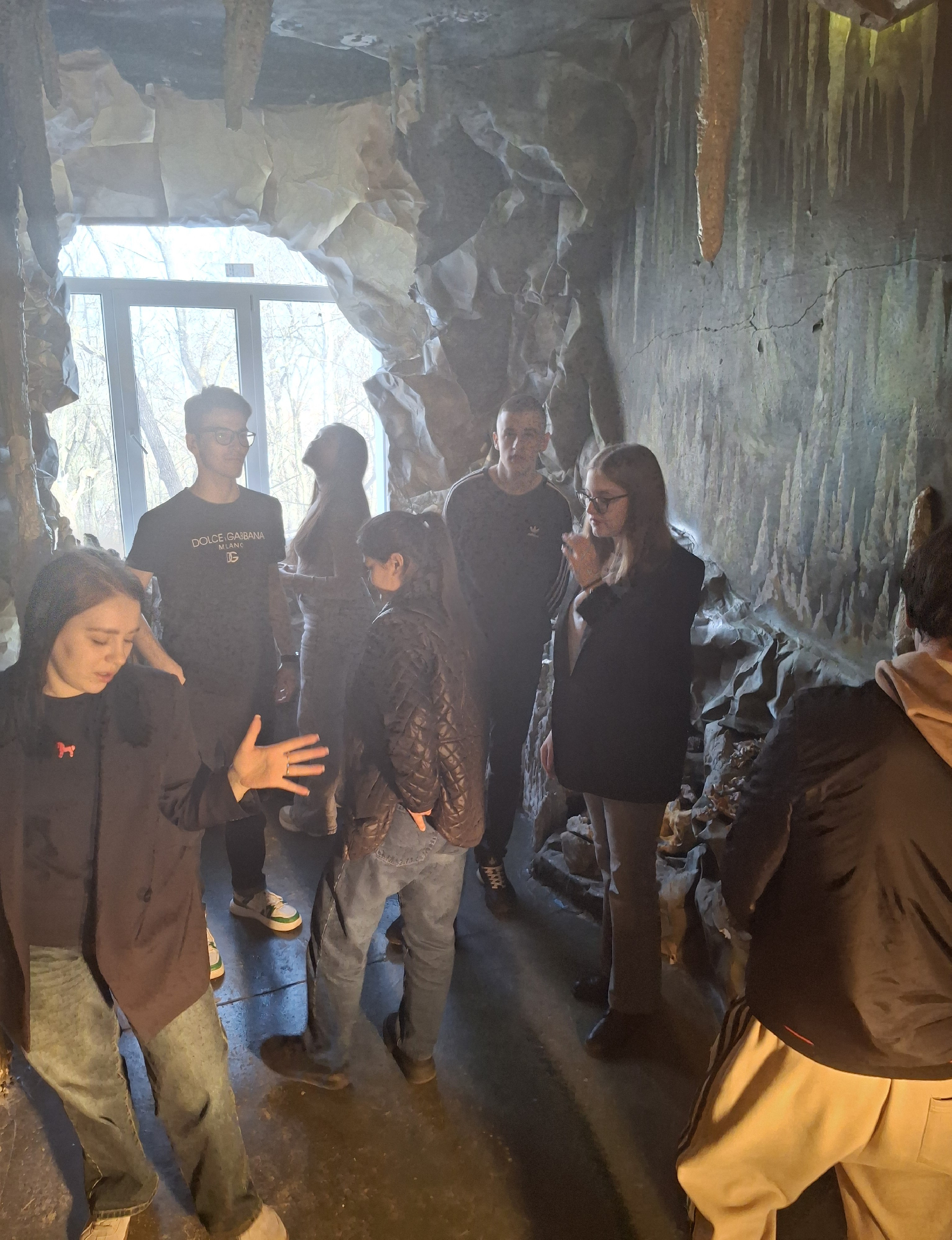 Знакомство студентов группы 24ФПИ1 с минералогической коллекцией